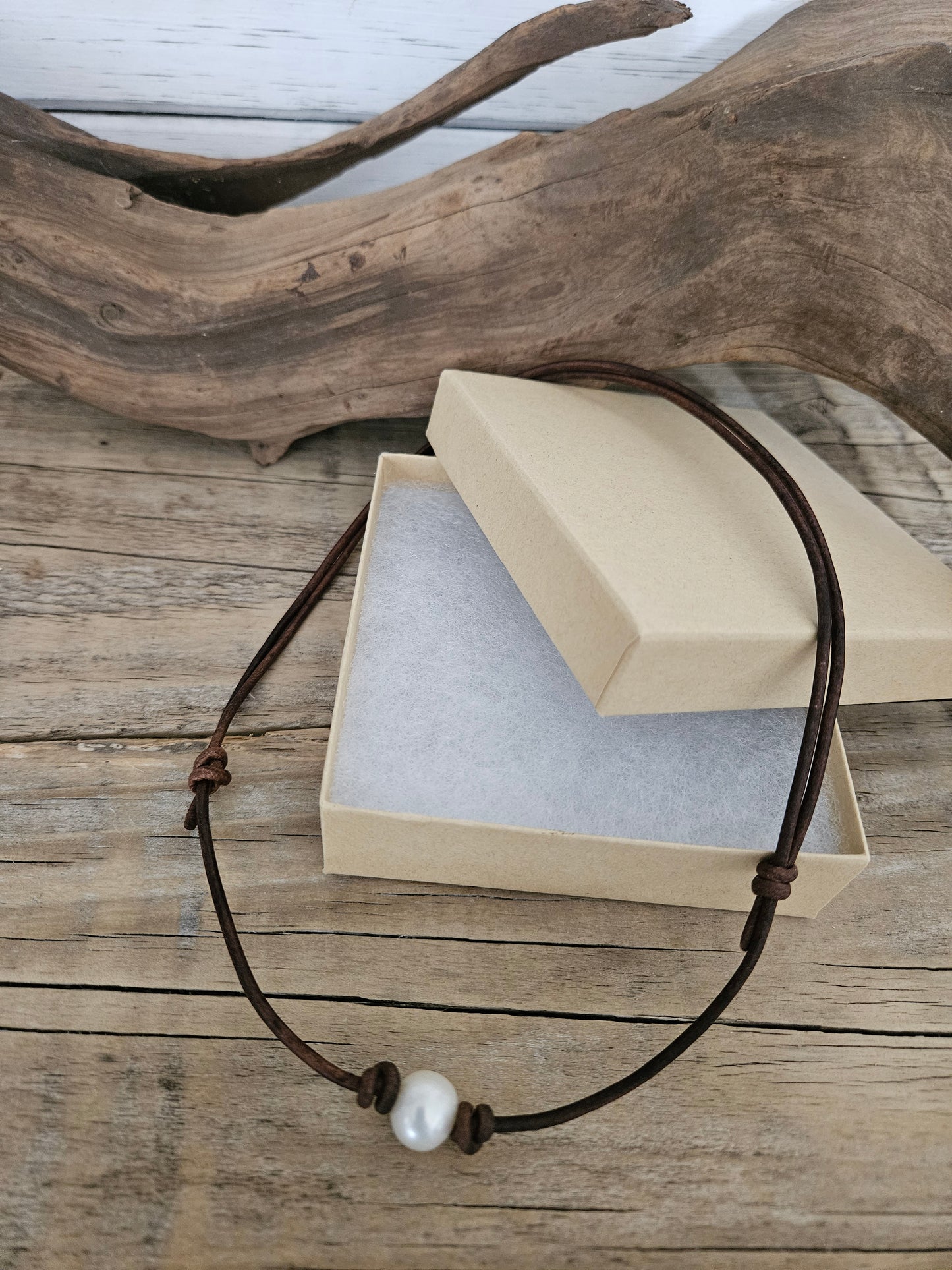 Boho Leather Choker Necklace with 10mm Freshwater Pearl