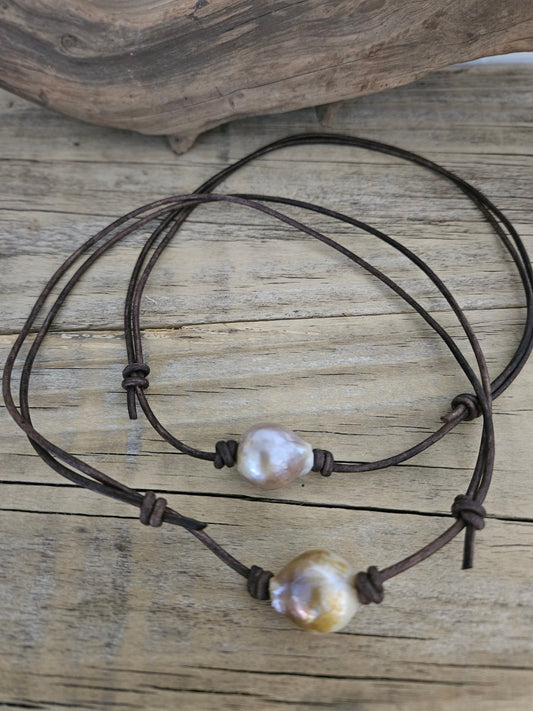 Large Golden Kasumi Pearl Leather Choker Necklace