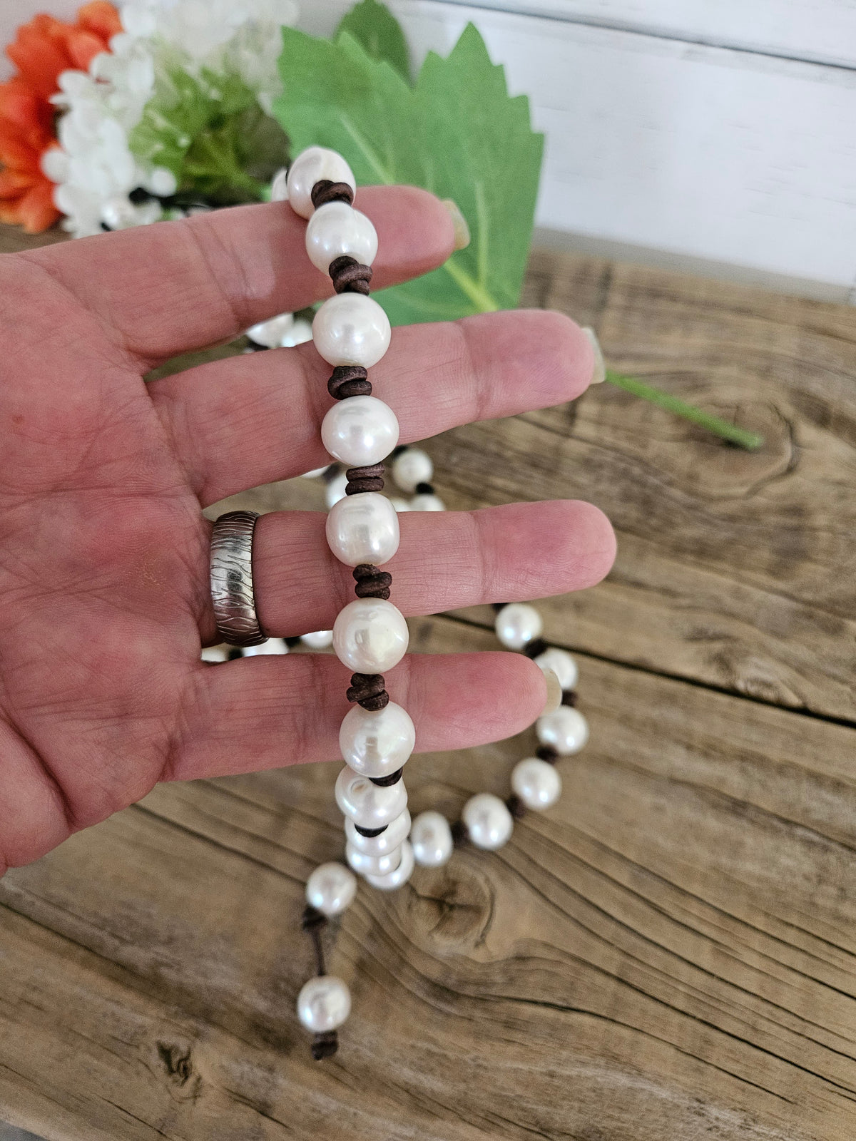 Leather Freshwater Pearl- White Freshwater Pearl Knotted on Leather 18"