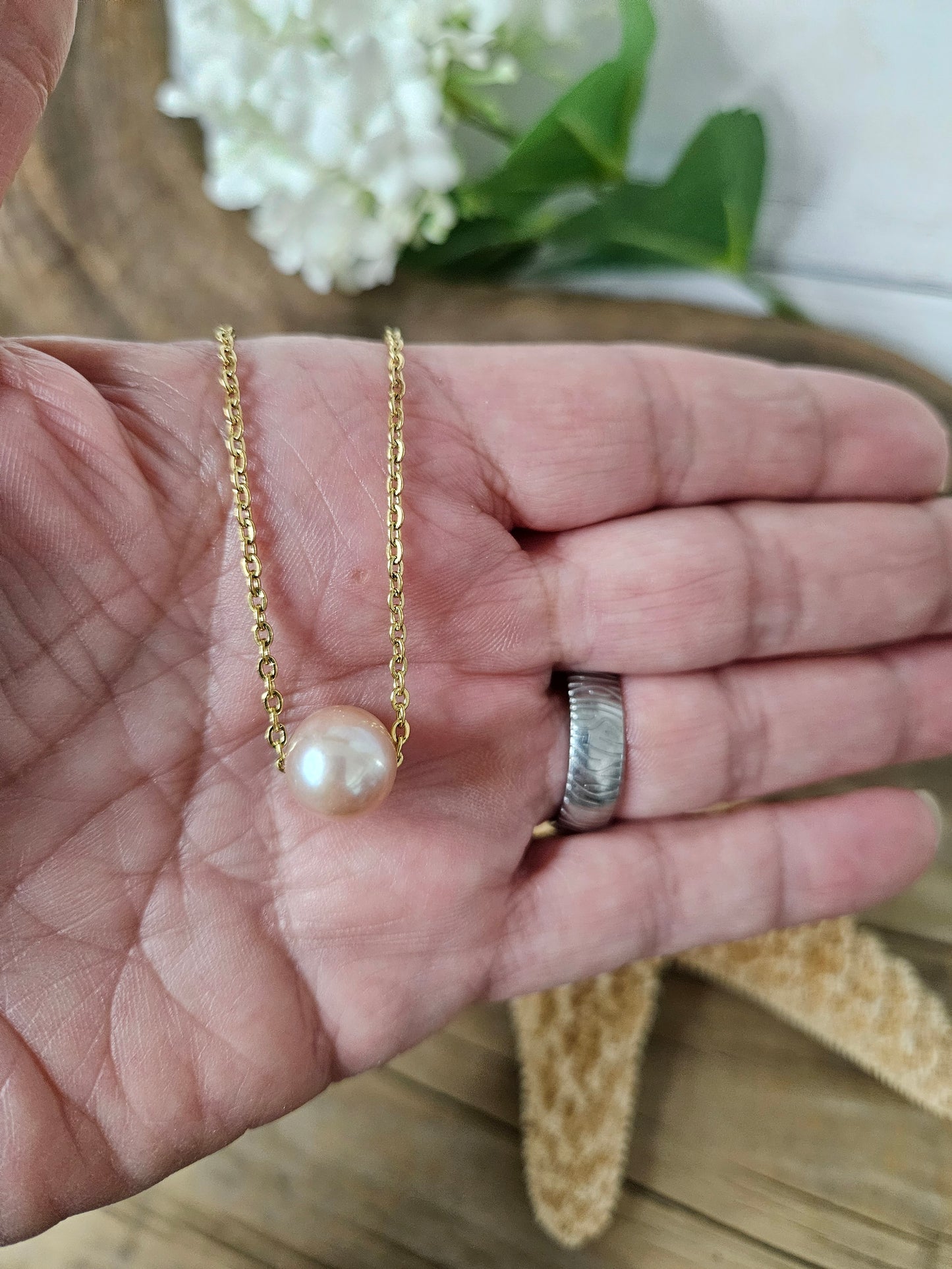 Floating Mauve Freshwater Pearl Necklace in Gold Stainless Steel