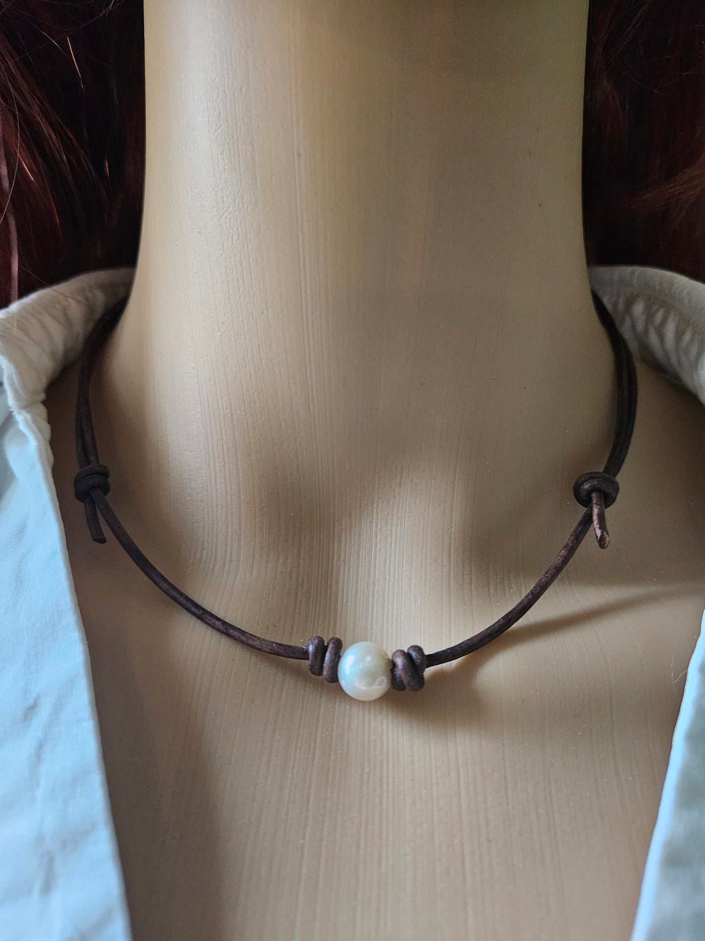Leather Choker Necklace with Single Freshwater Pearl