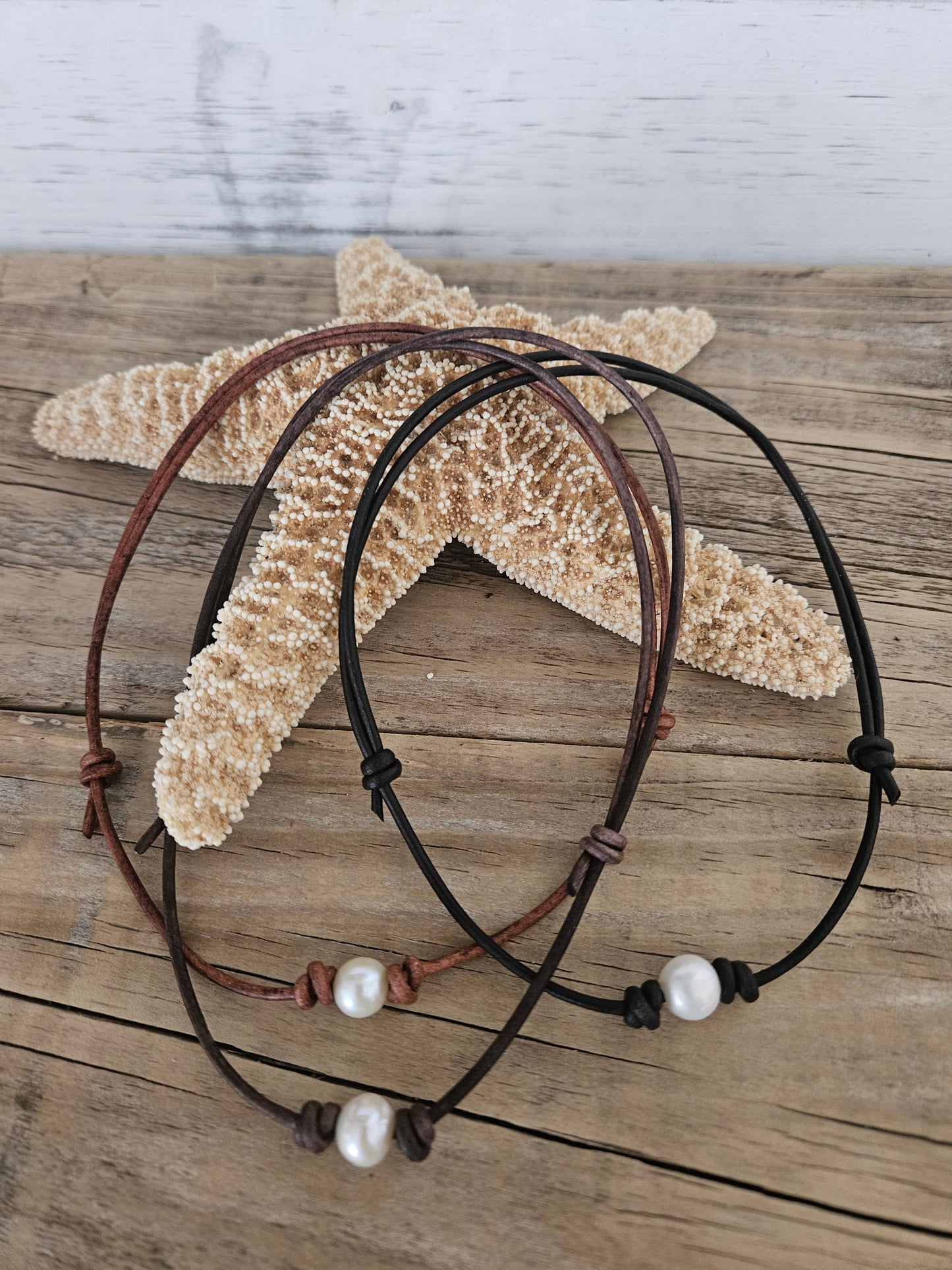 Leather Choker Necklace with Single Freshwater Pearl