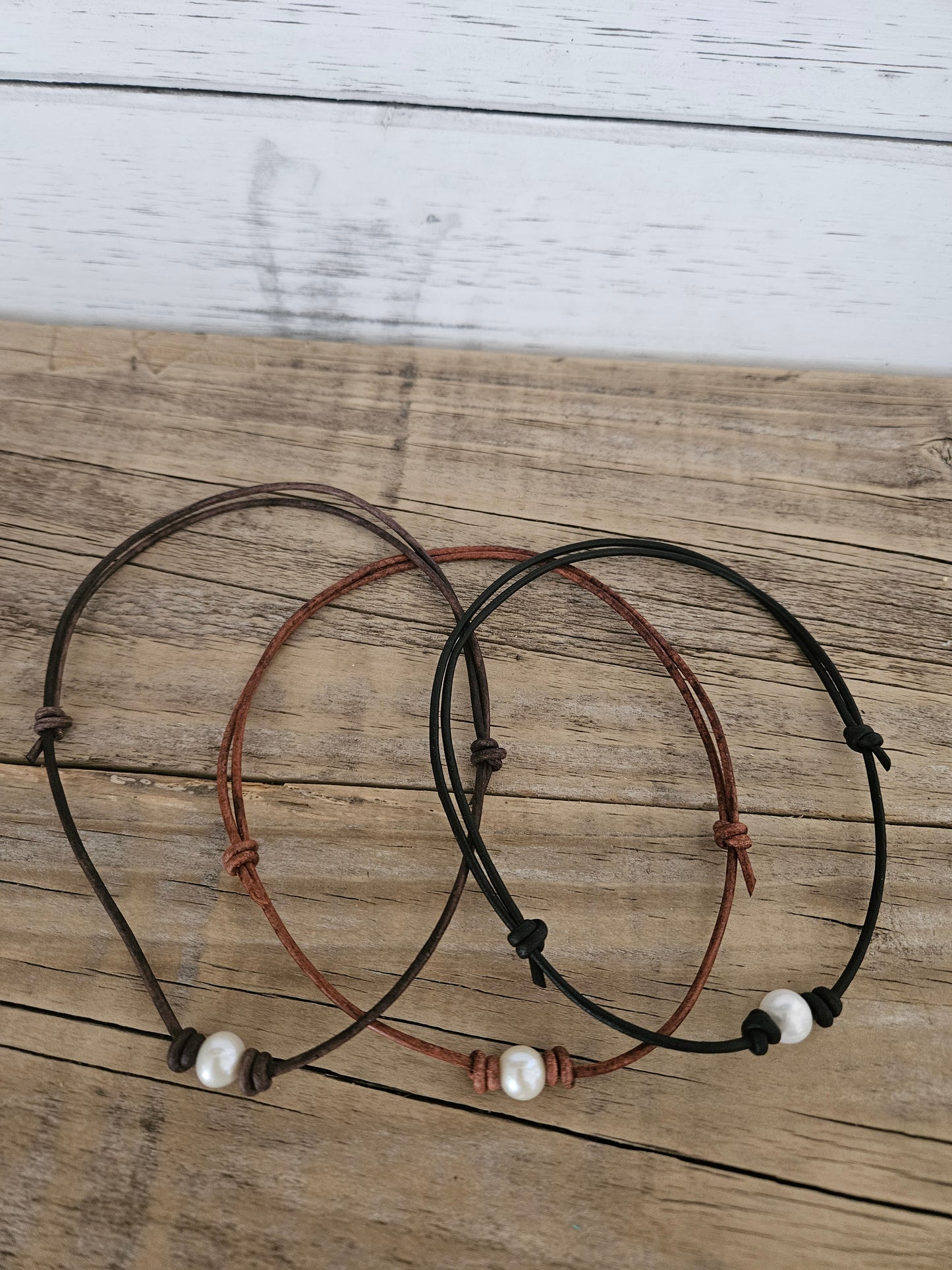 Leather Choker Necklace with Single Freshwater Pearl