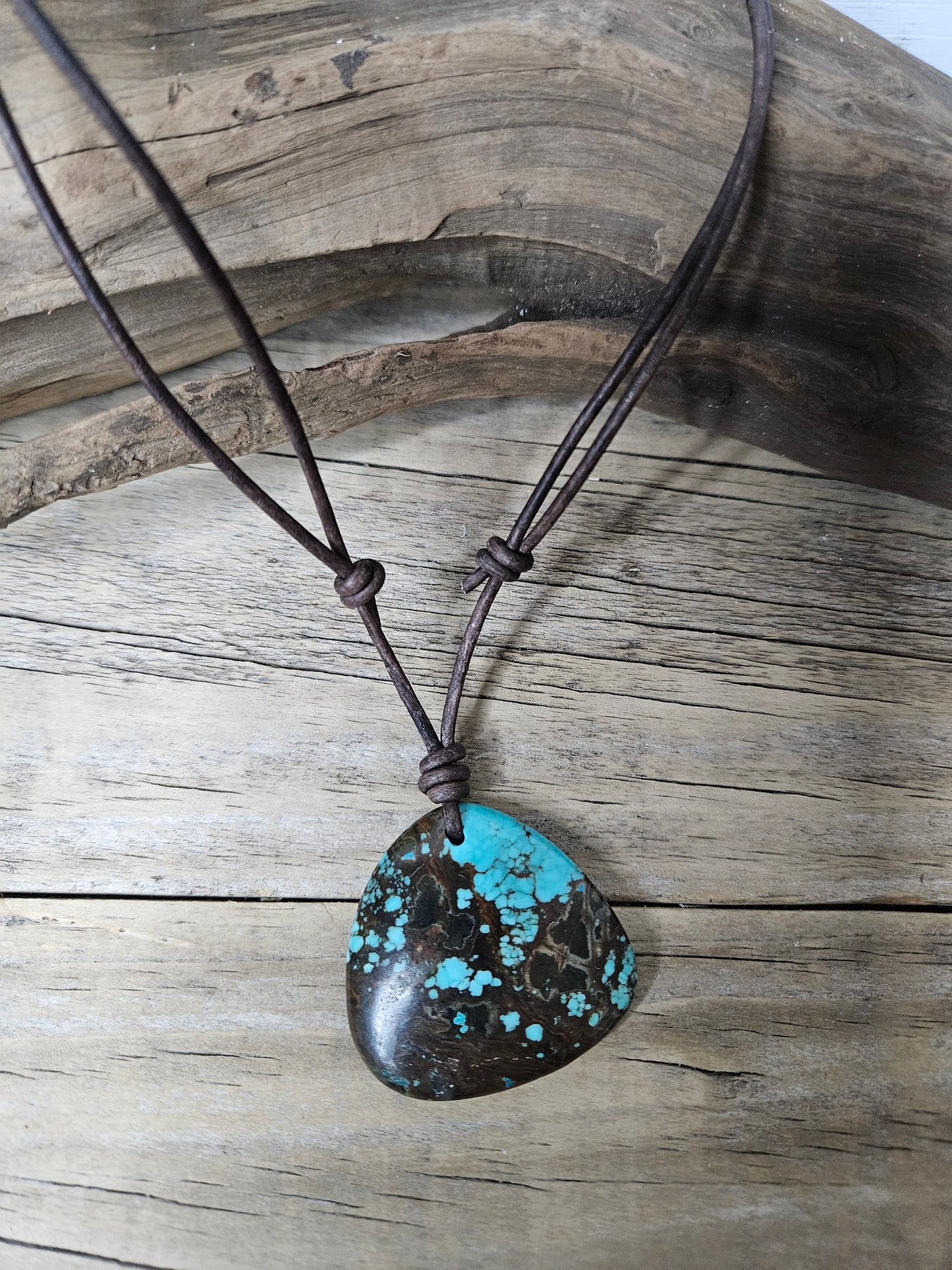 Adjustable Turquoise Stone Pendant Leather Choker